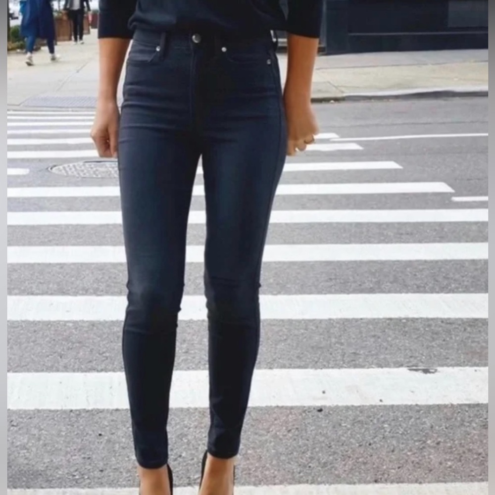 NWT (In Plastic Wrap) Women’s AYR Size 31 x 26 “The Riser” Style Jeans in Onyx